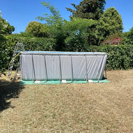Family With A Pool Feriehus